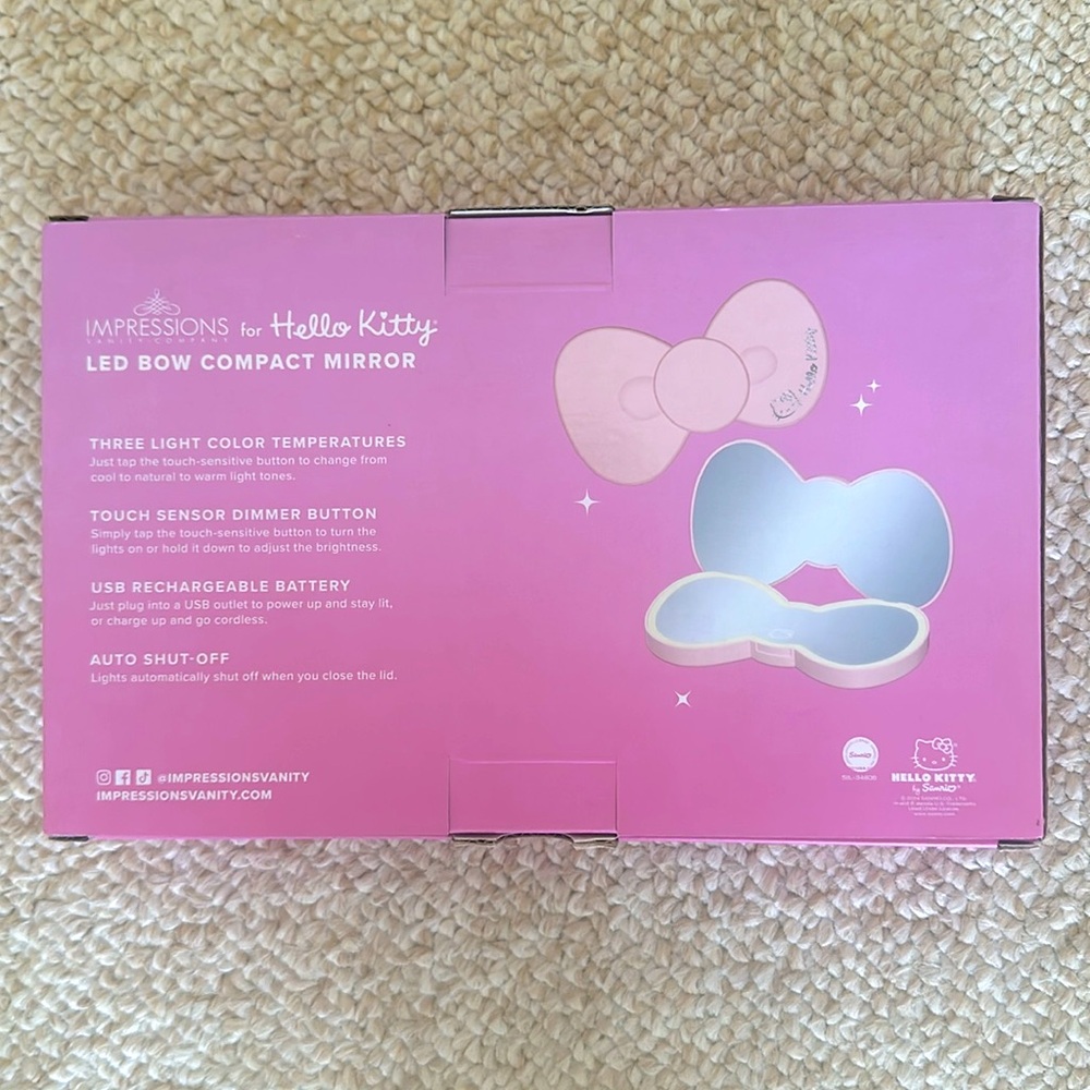 Hello Kitty LED Bow Compact Mirror - Picture 2 of 2